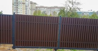 Купить распашные ворота из штакетника Ревда, цена от 2733 руб.