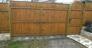Купить распашные ворота деревянные Ревда, цена от 2733 руб.